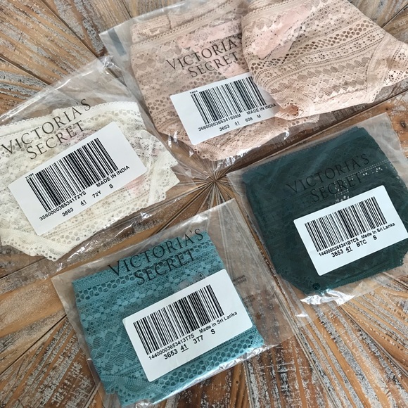 NWT Victoria’s Secret Lace Cheeky Panty in Size S or M - Picture 10 of 12